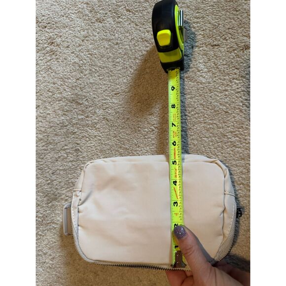 Belt Crossbody Bag Halara Multiple Pockets and Adjustable Strap - Picture 7 of 10